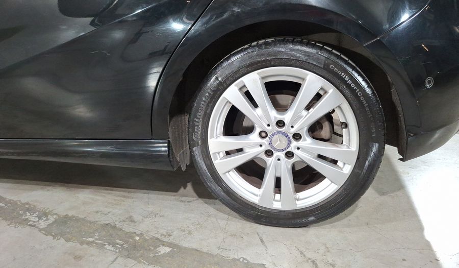 Mercedes Benz Clase A 1.6 200 URBAN Hatchback 2017