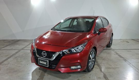 Nissan • Versa