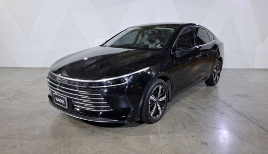 2025 • 18,284 km • Automático