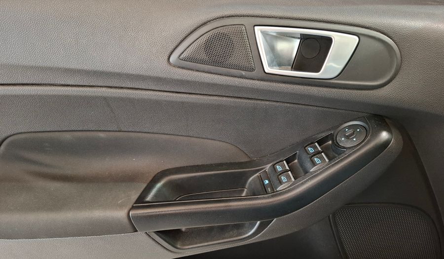 Ford Fiesta Kinetic Design 1.6 SE Hatchback 2016