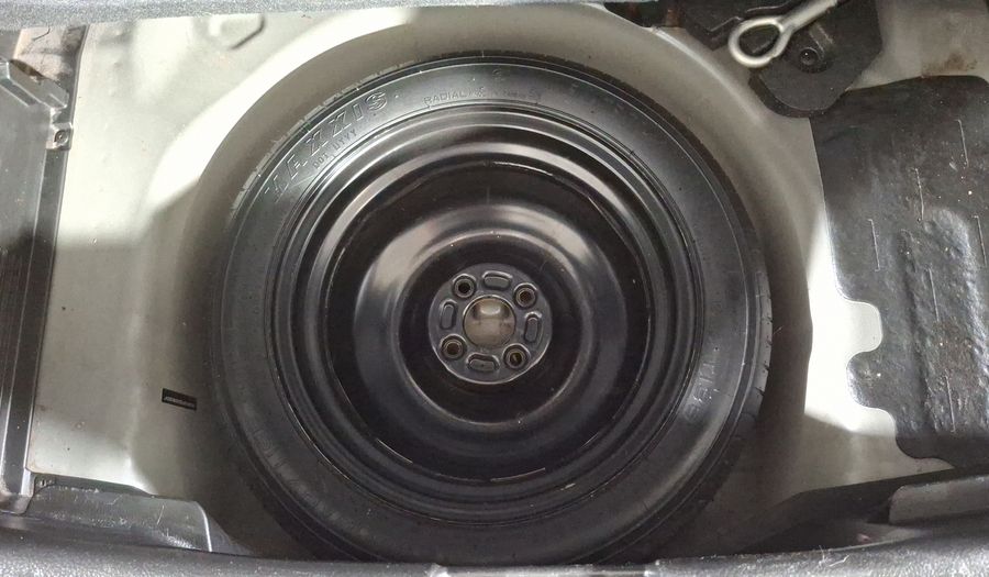 Suzuki Swift 1.4 GLX MT Hatchback 2014