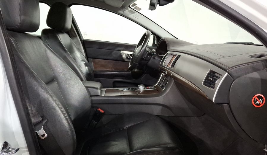 Jaguar Xf 2.0 AT I4 LUXURY Sedan 2013