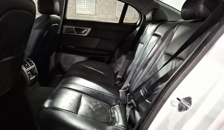 Jaguar Xf 2.0 AT I4 LUXURY Sedan 2013