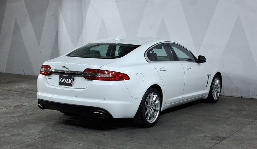 Jaguar Xf 2.0 AT I4 LUXURY Sedan 2013