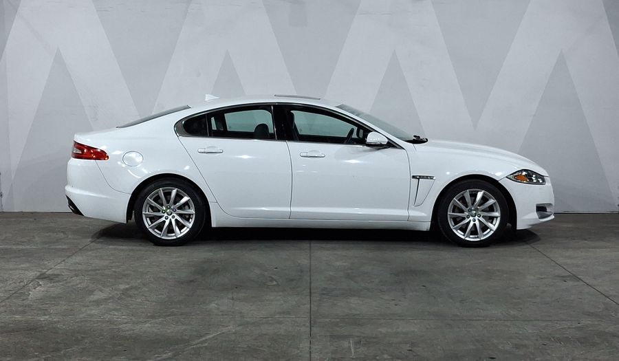 Jaguar Xf 2.0 AT I4 LUXURY Sedan 2013