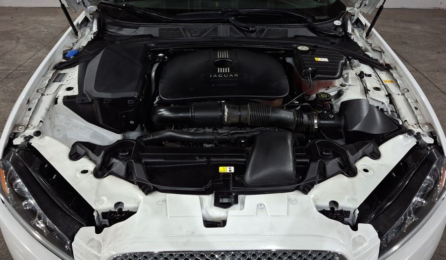 Jaguar Xf 2.0 AT I4 LUXURY Sedan 2013