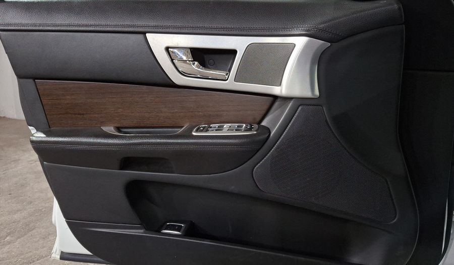 Jaguar Xf 2.0 AT I4 LUXURY Sedan 2013
