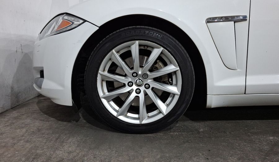 Jaguar Xf 2.0 AT I4 LUXURY Sedan 2013