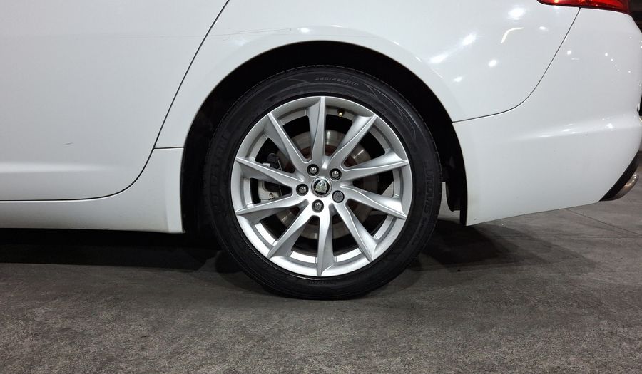 Jaguar Xf 2.0 AT I4 LUXURY Sedan 2013