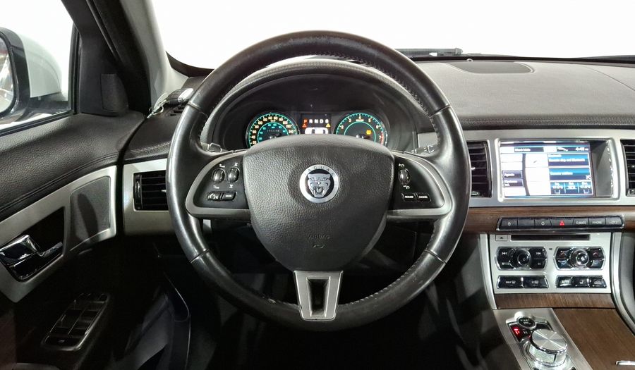 Jaguar Xf 2.0 AT I4 LUXURY Sedan 2013