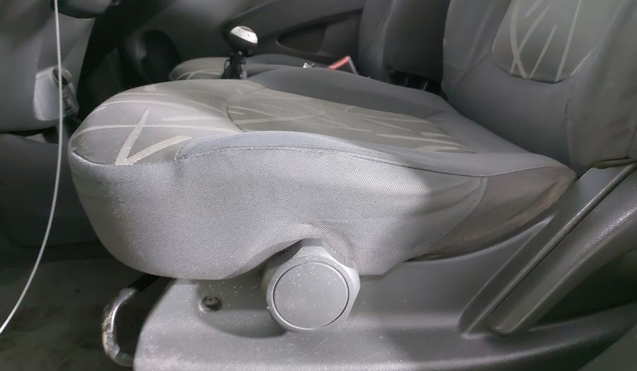 Chevrolet Spark 1.4 LT B MT Hatchback 2017