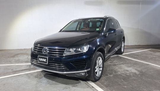 Volkswagen • Touareg