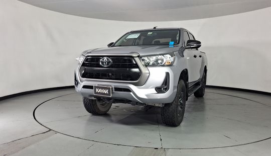 Toyota • Hilux