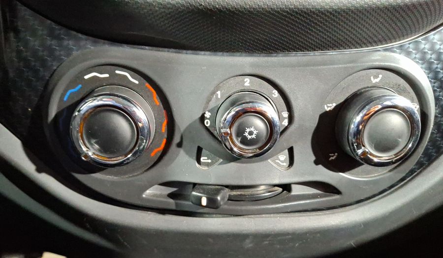 Fiat Palio 1.6 SPORTING DUALOGIC Hatchback 2017