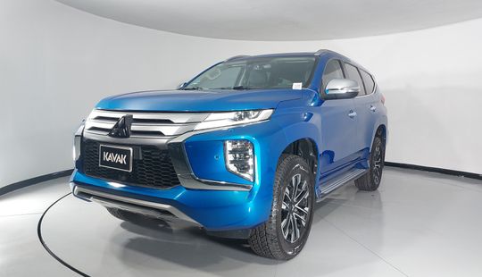 Mitsubishi • Montero