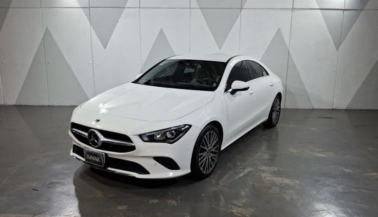 Mercedes Benz • Clase CLA