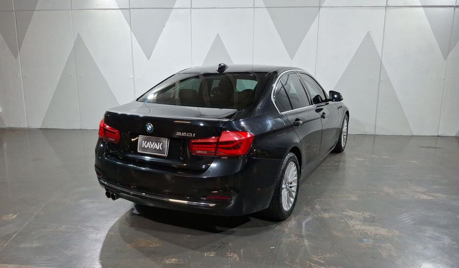 Bmw Serie 3 2.0 320IA LUXURY LINE Sedan 2016