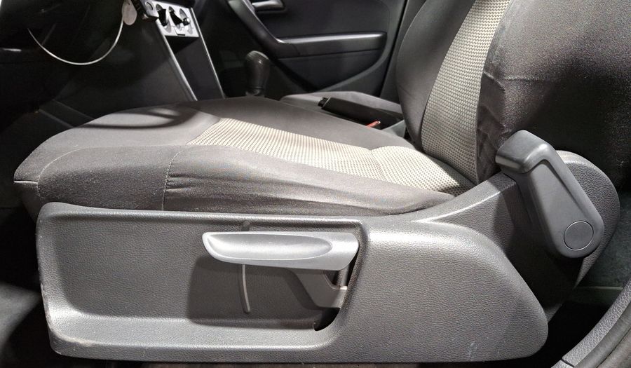 Volkswagen Vento 1.6 STARTLINE MT Sedan 2017