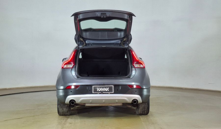 Volvo V40 1.6 T4 CROSS COUNTRY Hatchback 2013