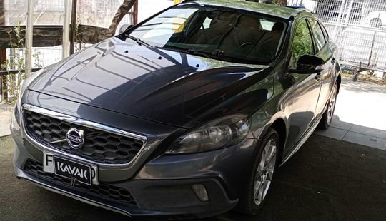 Volvo • V40