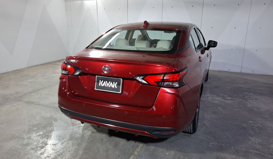 Nissan Versa 1.6 PLATINUM CVT Sedan 2021