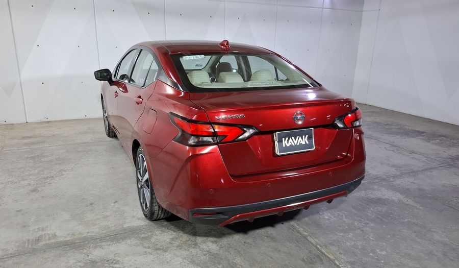 Nissan Versa 1.6 PLATINUM CVT Sedan 2021
