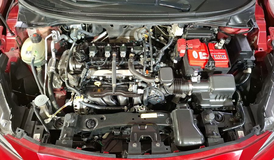 Nissan Versa 1.6 PLATINUM CVT Sedan 2021