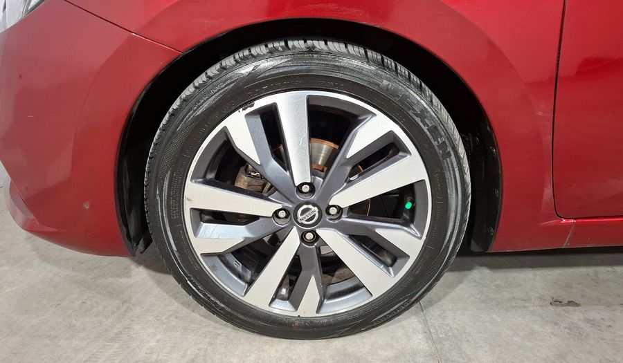 Nissan Versa 1.6 PLATINUM CVT Sedan 2021