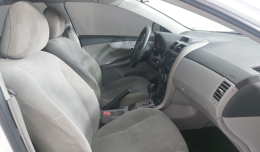 Toyota Corolla 1.8 XLE AT Sedan 2013