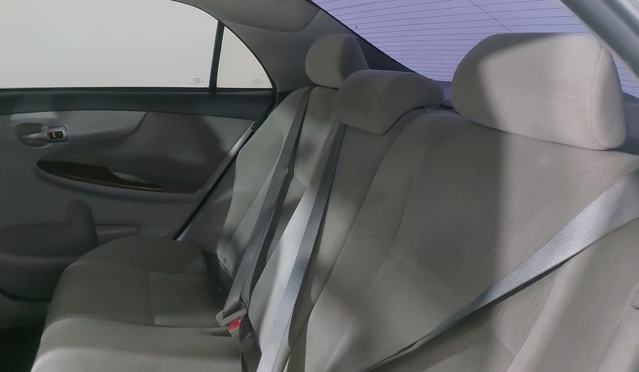 Toyota Corolla 1.8 XLE AT Sedan 2013