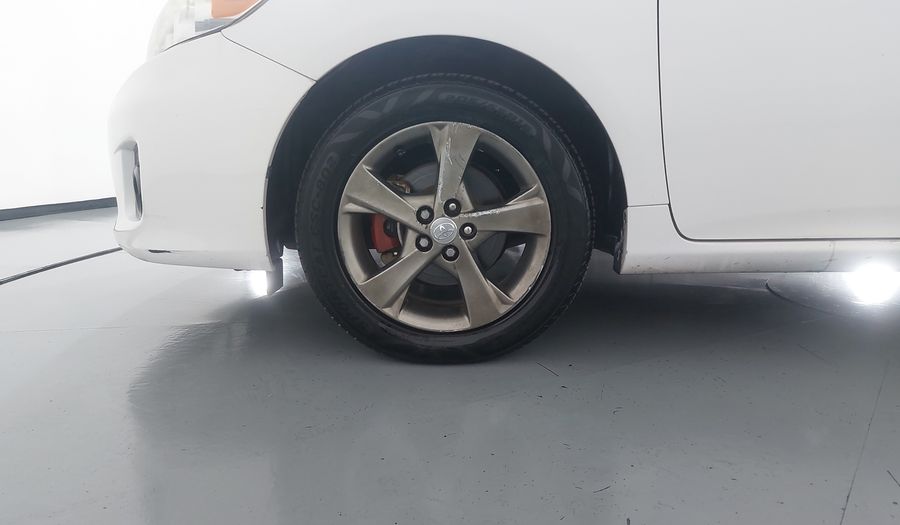 Toyota Corolla 1.8 XLE AT Sedan 2013