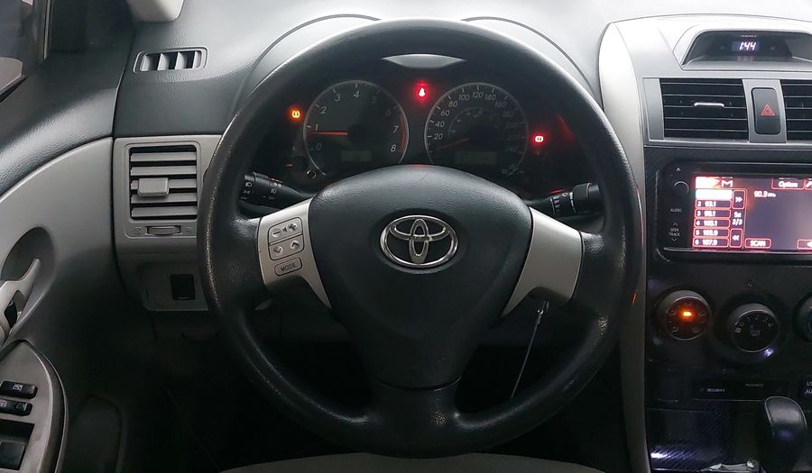 Toyota Corolla 1.8 XLE AT Sedan 2013