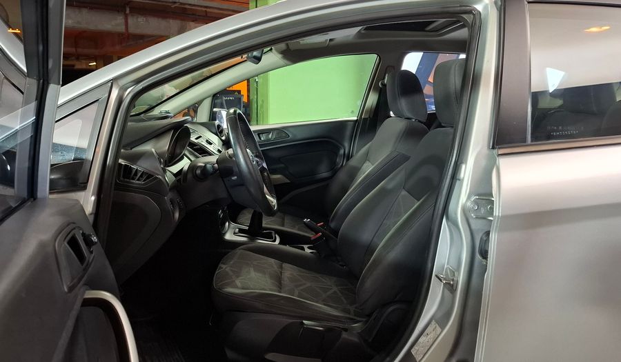 Ford Fiesta Kinetic Design 1.6 16V TITANIUM Hatchback 2011