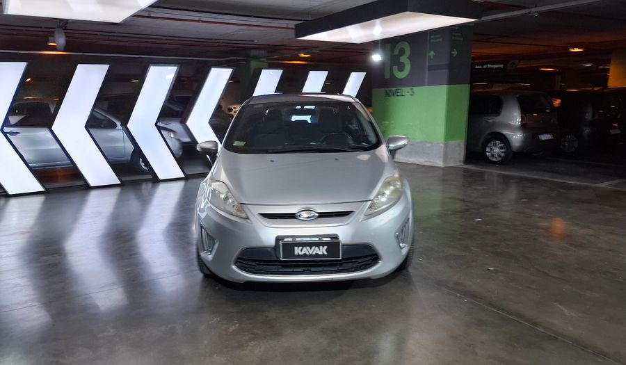 Ford Fiesta Kinetic Design 1.6 16V TITANIUM Hatchback 2011