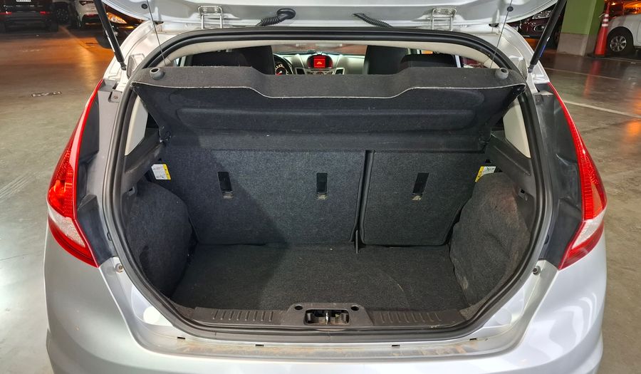 Ford Fiesta Kinetic Design 1.6 16V TITANIUM Hatchback 2011