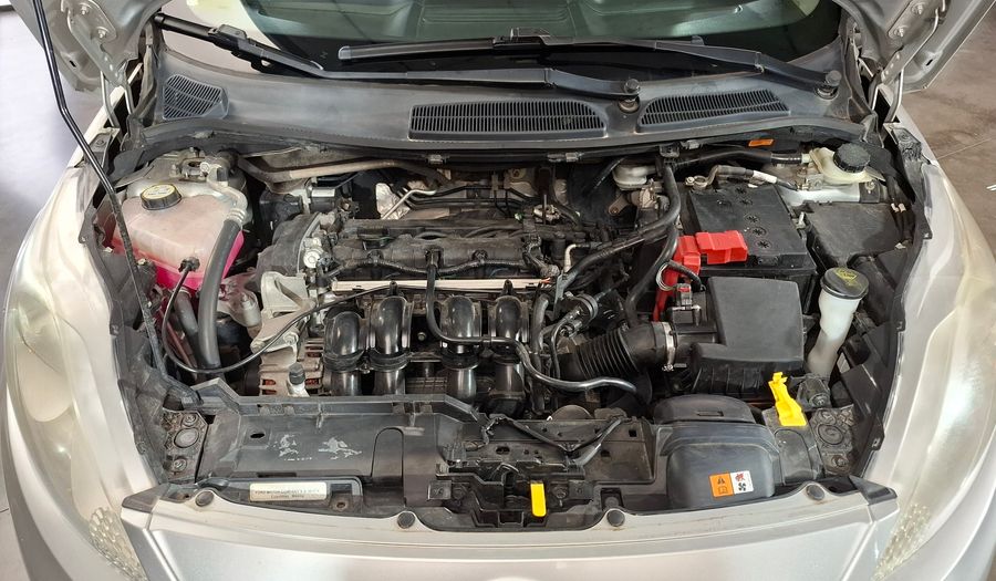 Ford Fiesta Kinetic Design 1.6 16V TITANIUM Hatchback 2011