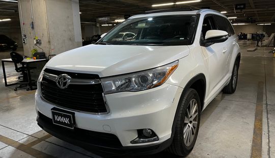 Toyota • Highlander