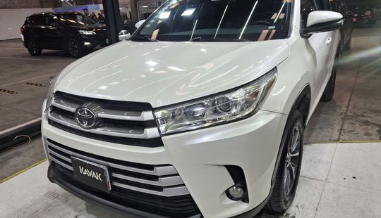 Toyota • Highlander