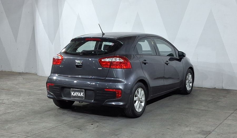 Kia Rio 1.6 EX MT Hatchback 2017