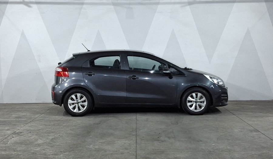 Kia Rio 1.6 EX MT Hatchback 2017