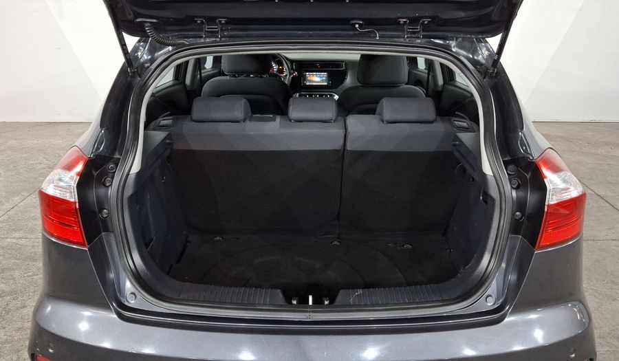 Kia Rio 1.6 EX MT Hatchback 2017