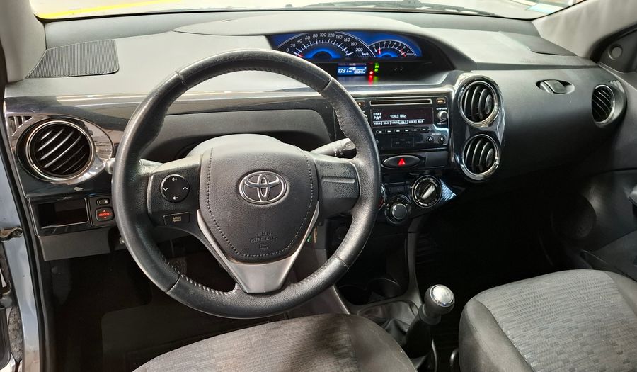 Toyota Etios 1.5 XLS Hatchback 2015