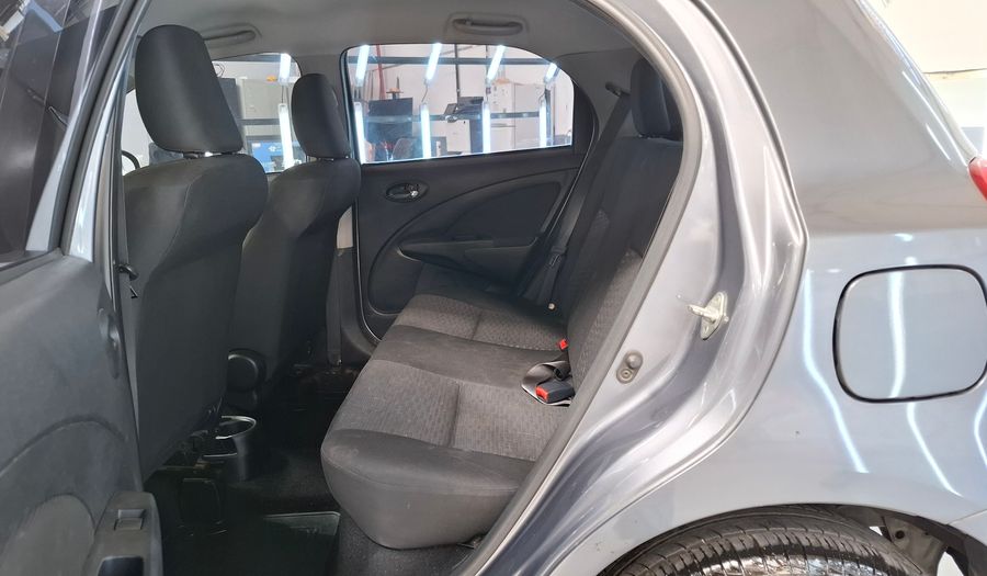 Toyota Etios 1.5 XLS Hatchback 2015