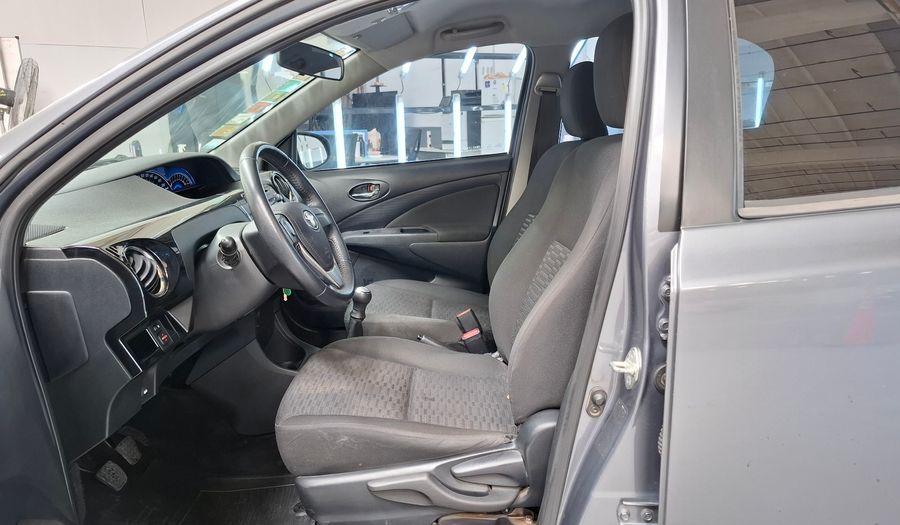 Toyota Etios 1.5 XLS Hatchback 2015