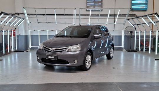 Toyota • Etios