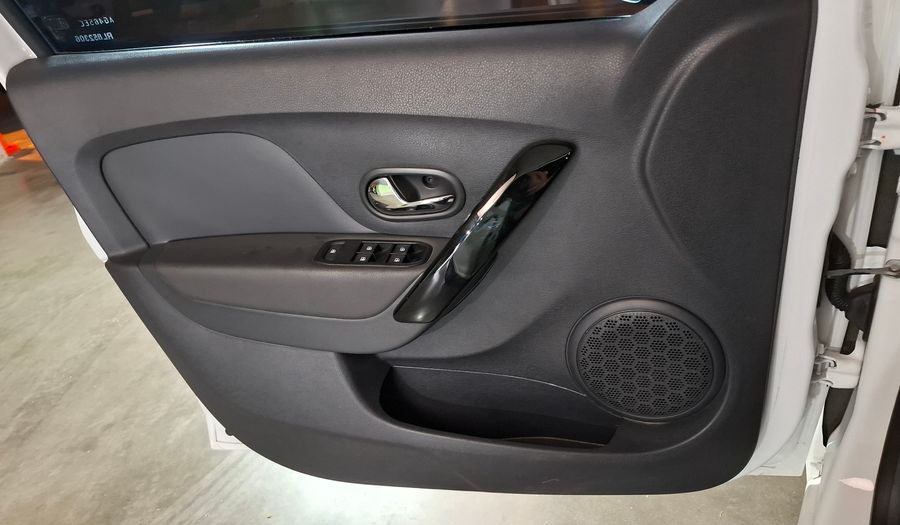 Renault Logan 1.6 INTENS Sedan 2024