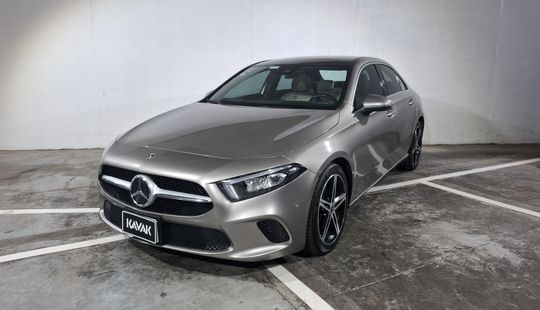 Mercedes Benz • Clase A