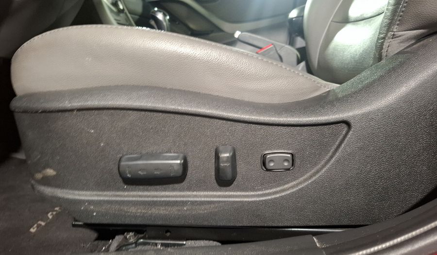 Hyundai Elantra 1.8 LIMITED TECH NAVI AT Sedan 2016