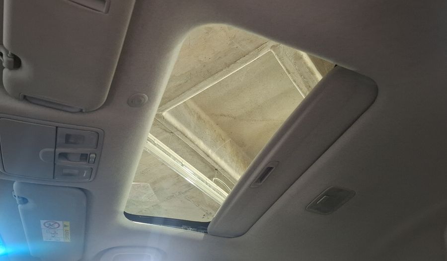 Hyundai Elantra 1.8 LIMITED TECH NAVI AT Sedan 2016