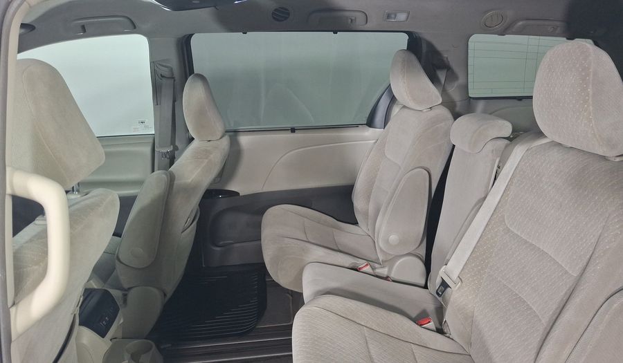 Toyota Sienna 3.5 XLE AT Minivan 2018